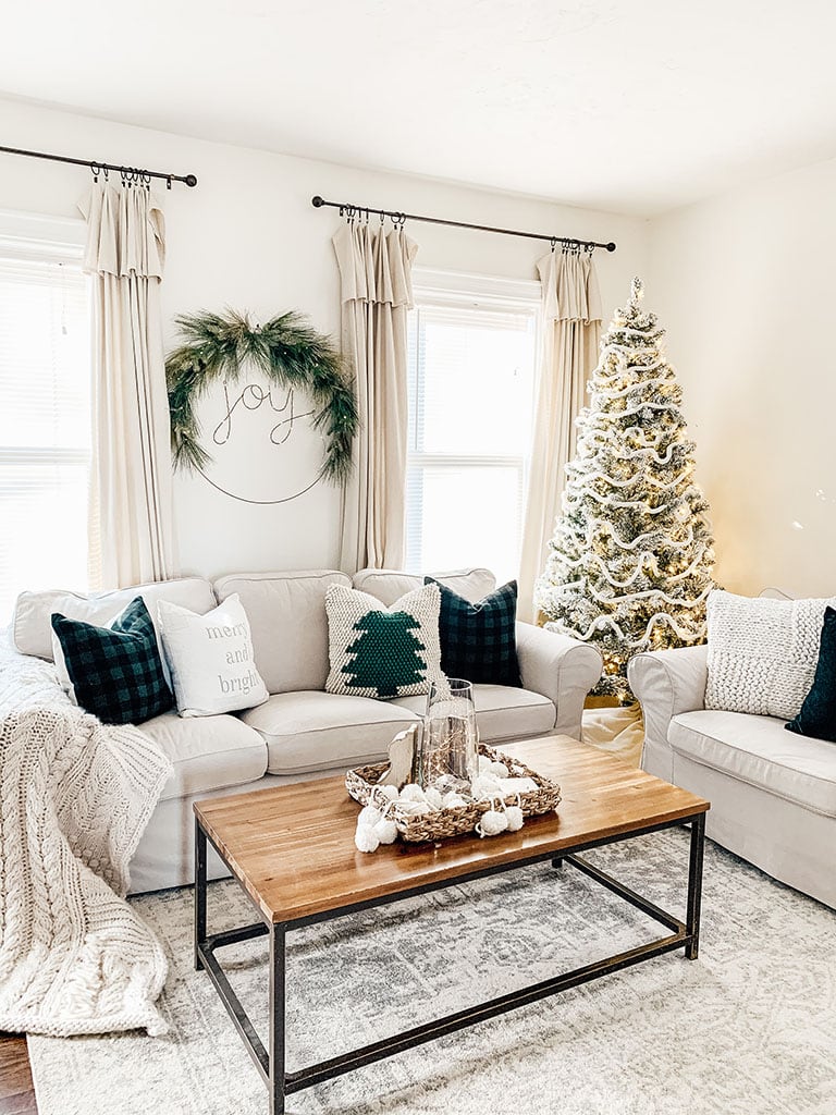 Full of simple Christmas decorating ideas