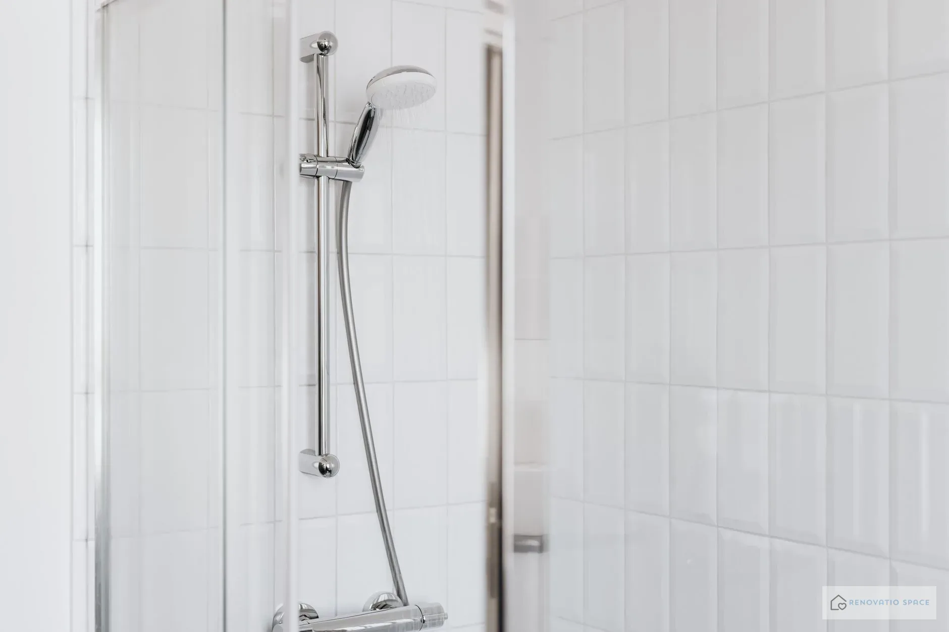 How to Choose the Right Shower Head: A Guide image