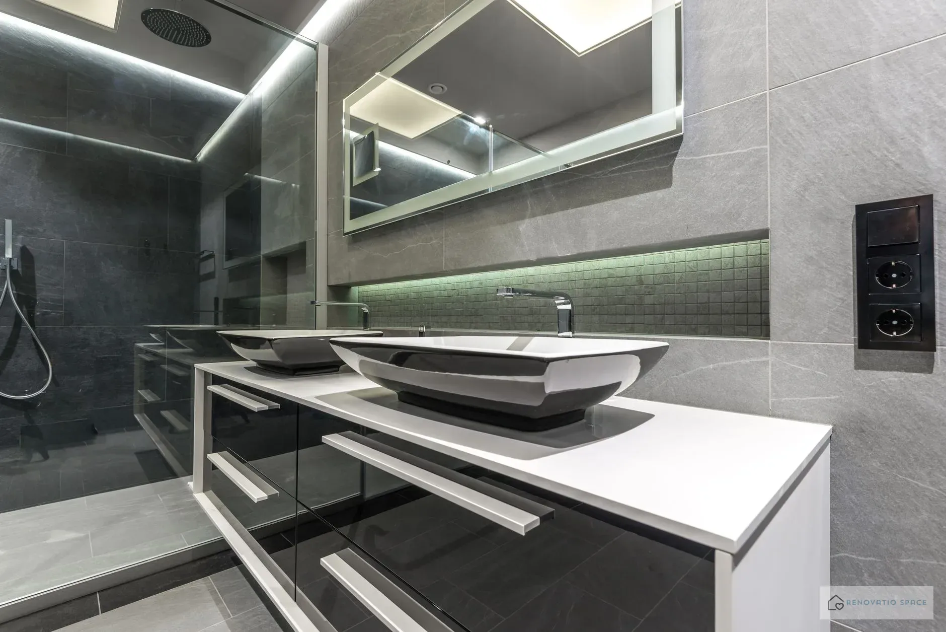 Choosing the Right Vanity Size for Your Bathroom image