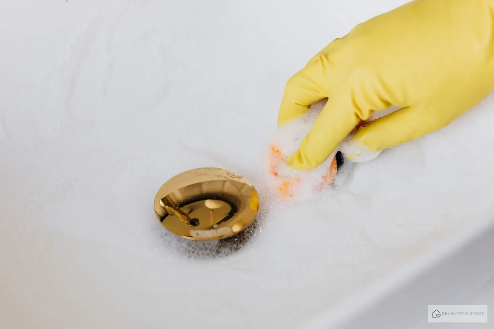 How to Fix a Clogged Bathroom Drain Yourself: Step-by-Step Guide image