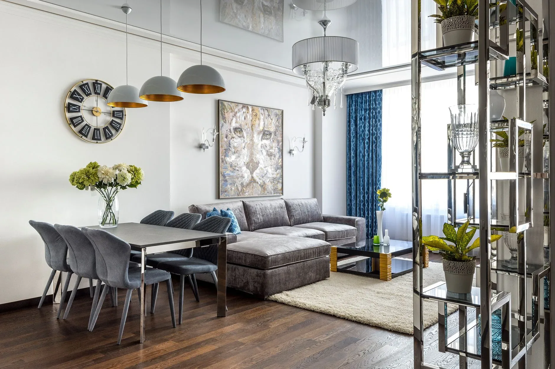 Wie Zonen Sie ein langes Wohnzimmer mit Teppichen image